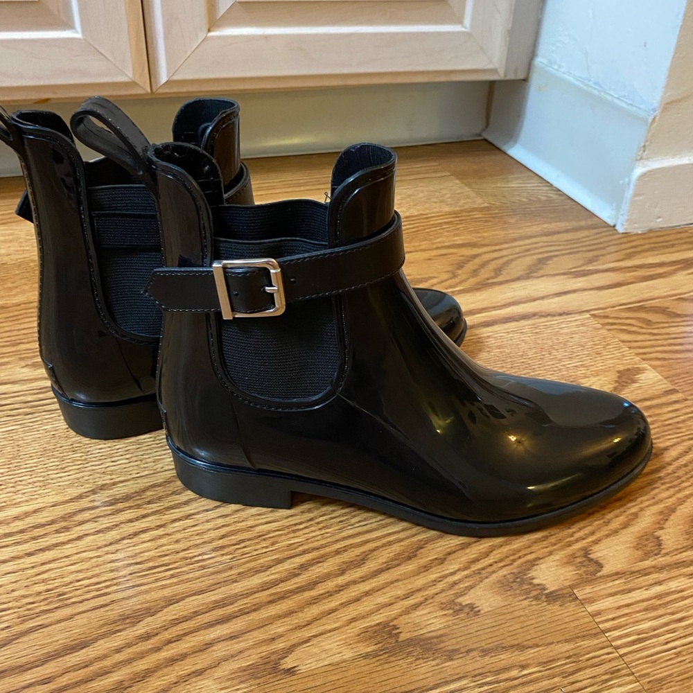 Marc Fisher rain booties